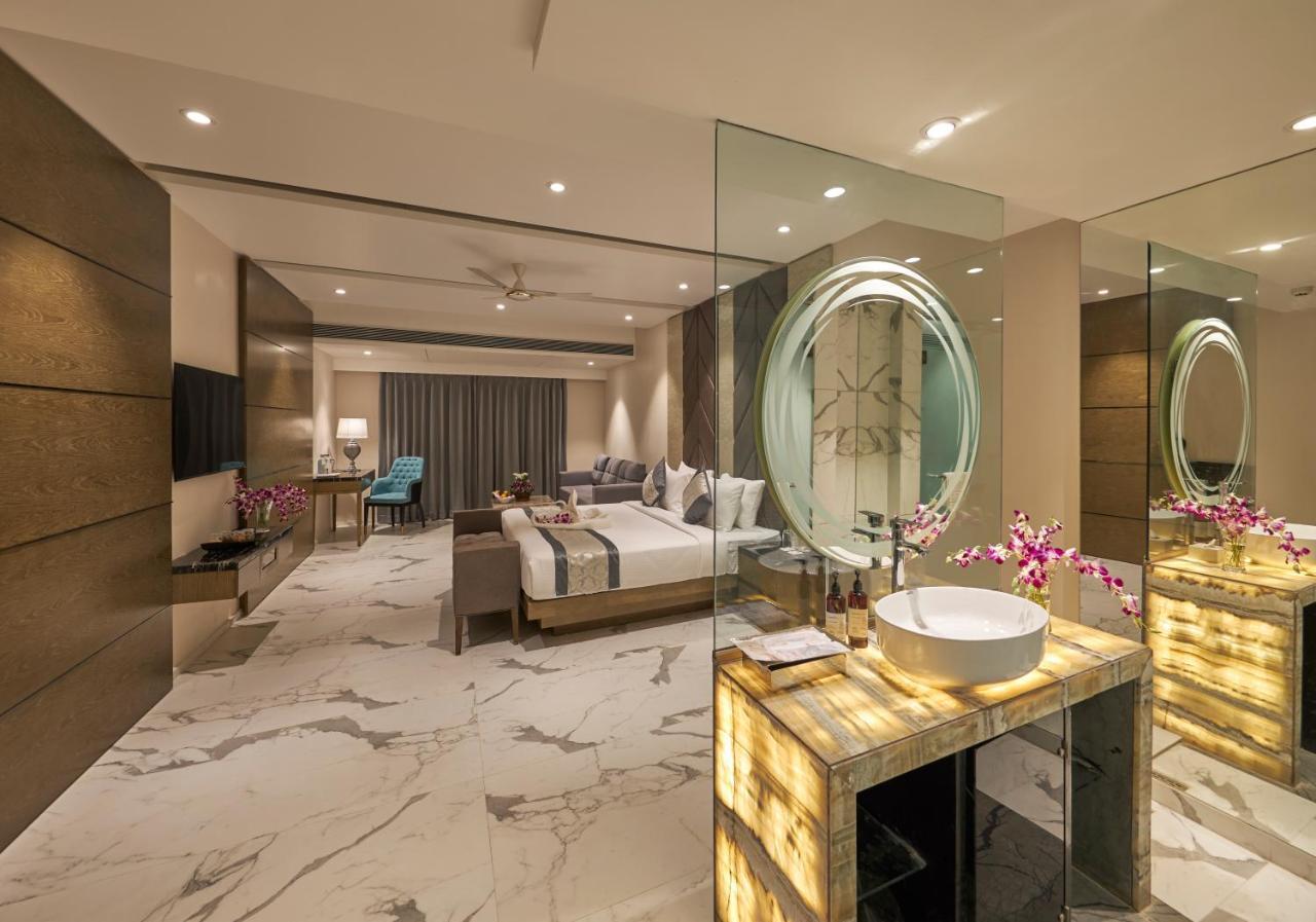 Regenta Central Imperial Candolim Goa Екстер'єр фото